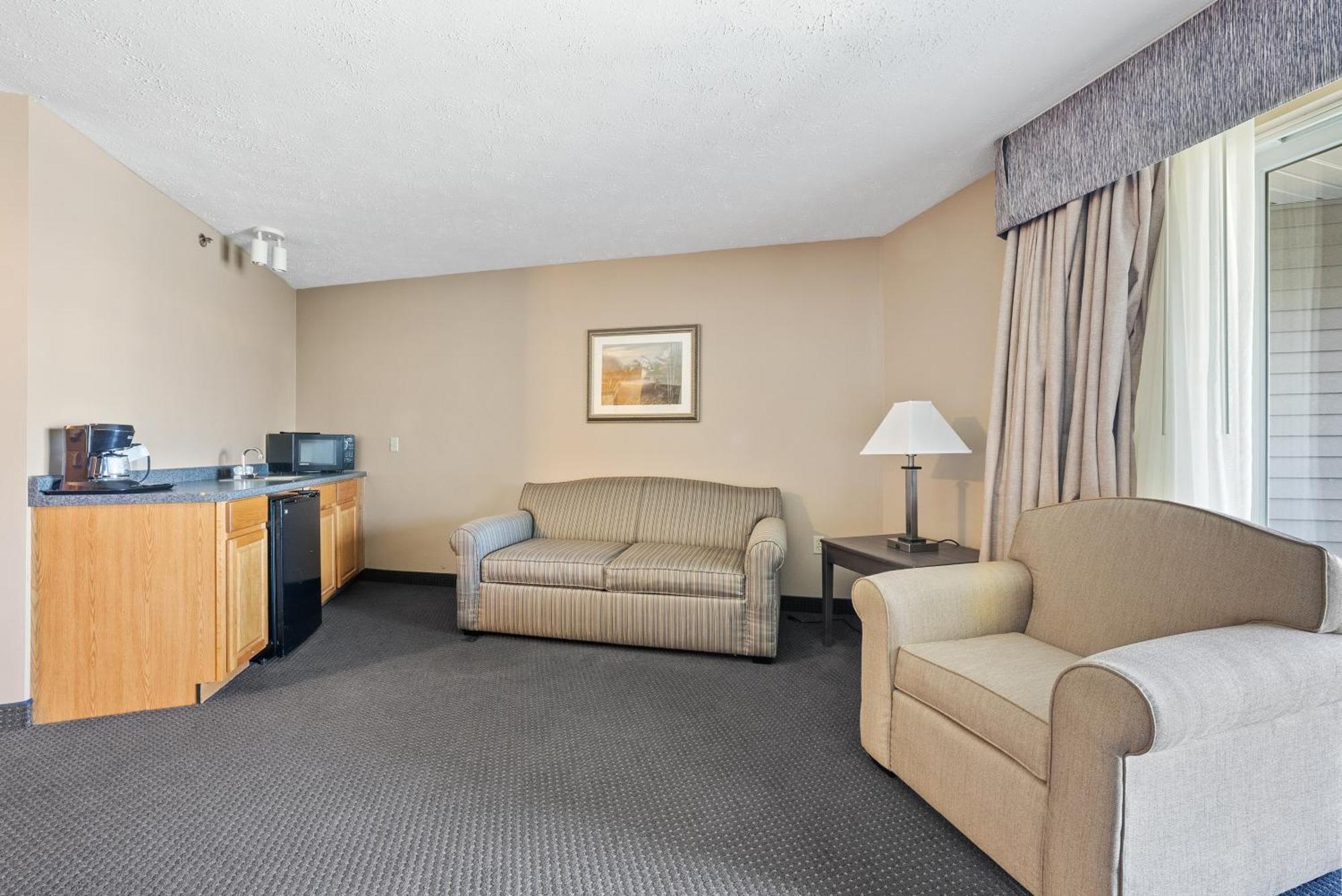 Bayshore Resort At Put-In-Bay Exterior photo